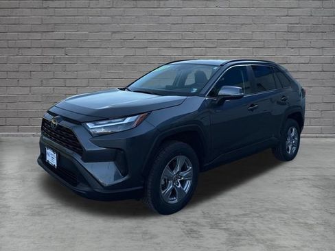 Used 2025 Toyota RAV4 XLE AWD/4WD image 3