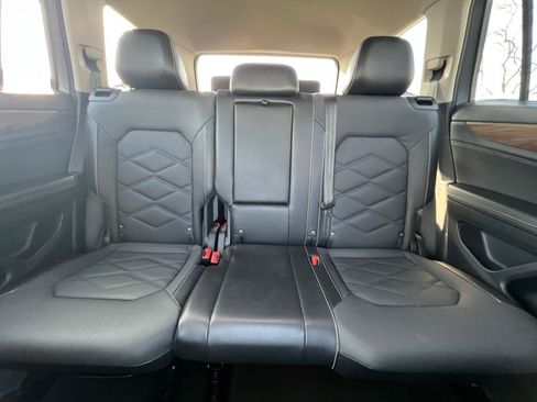 Used 2024 Volkswagen Atlas SE image 41