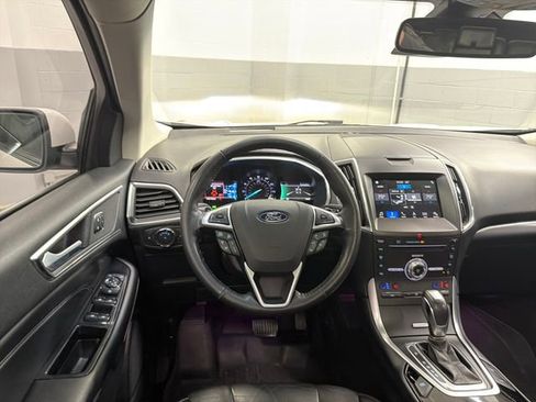 Used 2018 Ford Edge Titanium w/ Equipment Group 302A AWD/4WD image 21