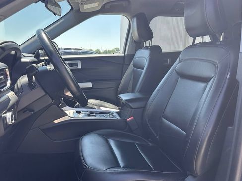 Certified 2022 Ford Explorer XLT w/ Equipment Group 202A AWD/4WD image 13