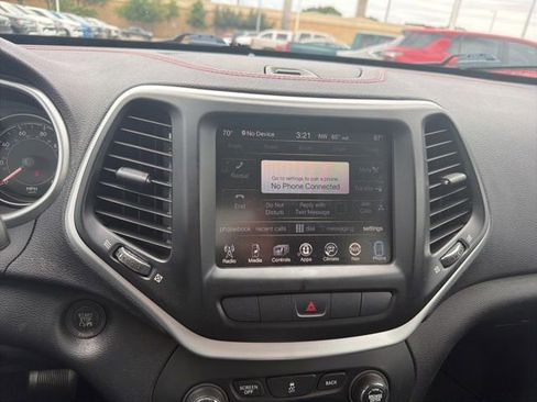 Used 2014 Jeep Cherokee Trailhawk w/ Comfort/Convenience Group AWD/4WD image 8