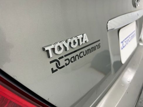 Used 2005 Toyota Camry LE FWD image 25