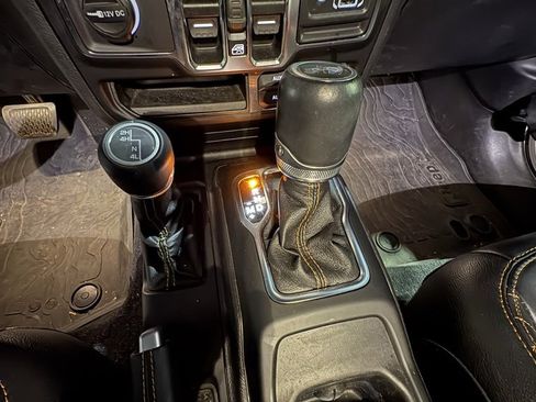 Used 2021 Jeep Wrangler Unlimited Sahara image 15