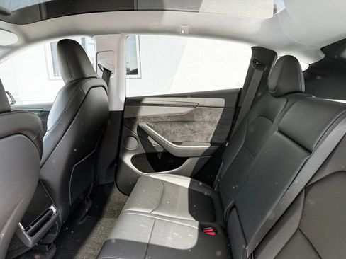 Used 2026 Tesla Model Y 2WD image 23