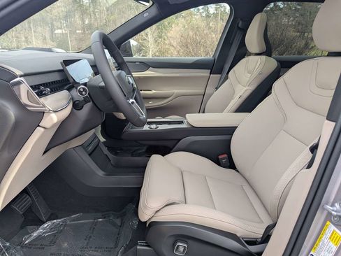 New 2026 Volvo EX90 Plus RWD image 19