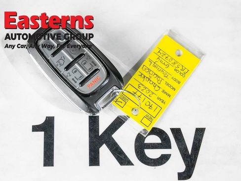 Used 2023 Chrysler Pacifica Touring-L FWD image 25