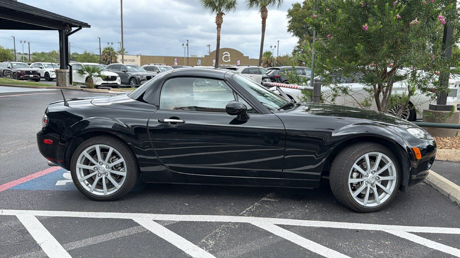 Used 2007 MAZDA MX-5 Miata Grand Touring w/ Premium Pkg RWD image 13