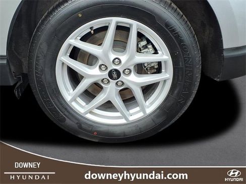 Used 2024 Ford Edge SEL image 6