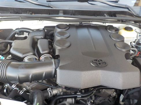 Used 2013 Toyota 4Runner SR5 image 14