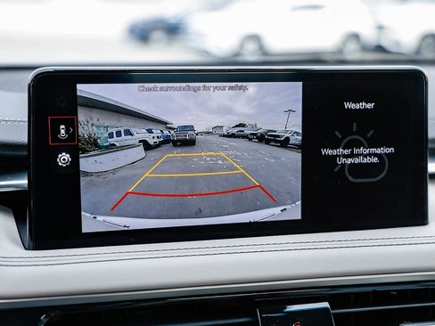 Used 2025 Genesis G70 2.5T image 23