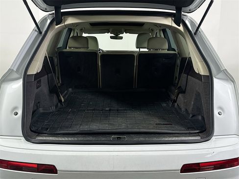 Used 2018 Audi Q7 3.0T Premium Plus image 16