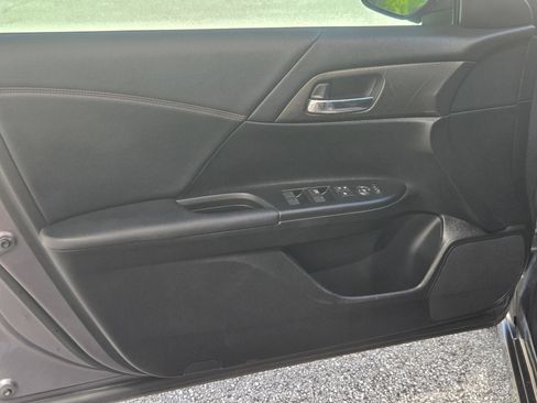 Used 2017 Honda Accord Sport Special Edition image 11