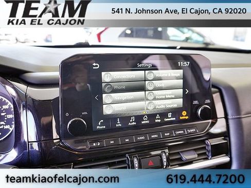 Used 2024 Nissan Pathfinder SL FWD image 29