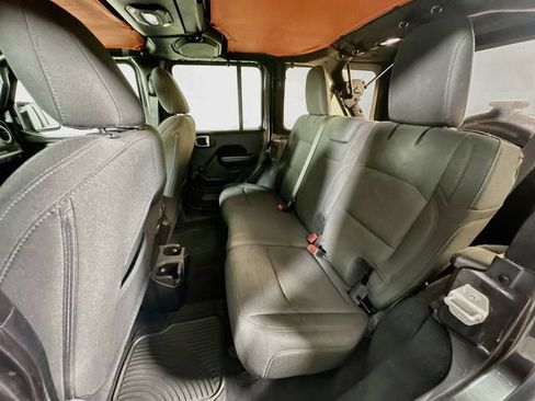 Used 2018 Jeep Wrangler Unlimited Sport AWD/4WD image 28