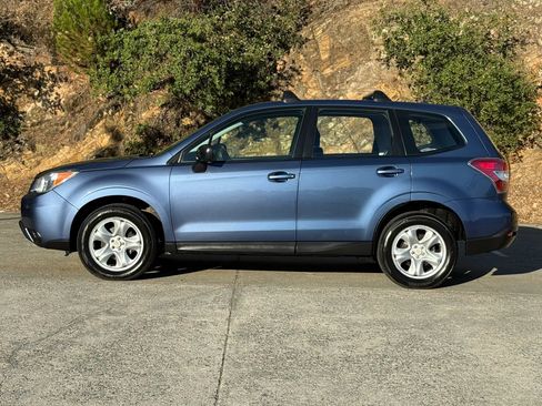 Used 2014 Subaru Forester 2.5i AWD/4WD image 2