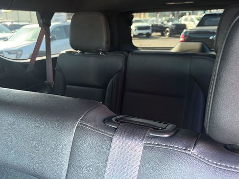 Used 2023 Chevrolet Suburban LT RWD image 26
