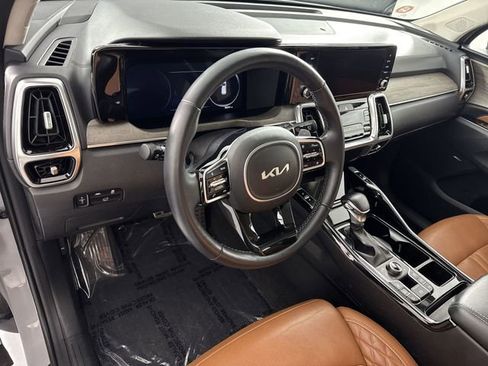 Certified 2023 Kia Sorento SX Prestige AWD/4WD image 25