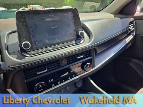 Used 2023 Nissan Rogue SV AWD/4WD image 11
