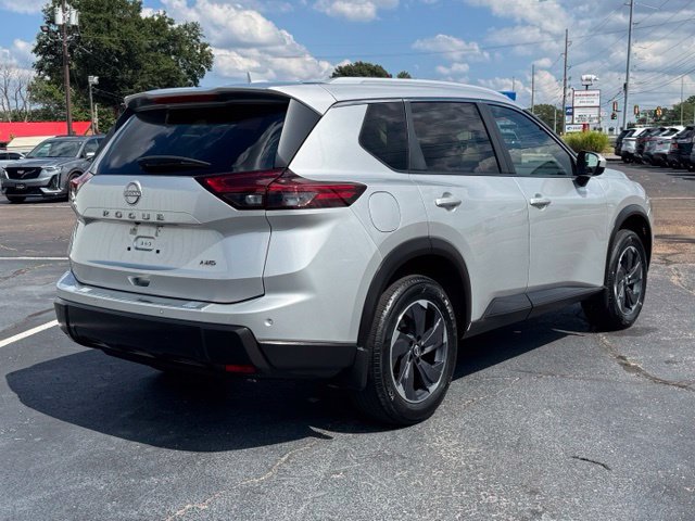 Used 2025 Nissan Rogue SV w/ SV Premium Package AWD/4WD image 5
