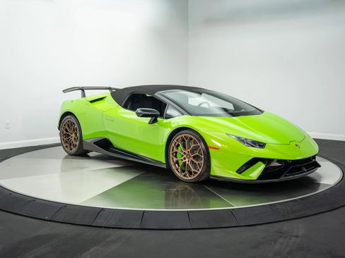 Used 2019 Lamborghini Huracan Performante image 18