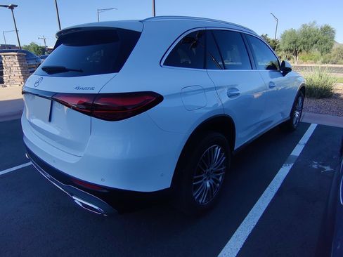Used 2025 Mercedes-Benz GLC 300 4MATIC image 7