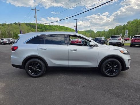 Used 2020 Kia Sorento LX w/ LX I4 Convenience Package FWD image 9