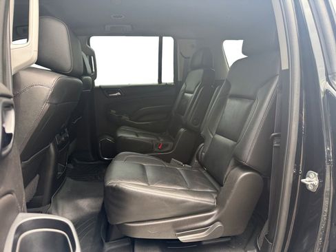 Used 2020 Chevrolet Suburban LT RWD image 13