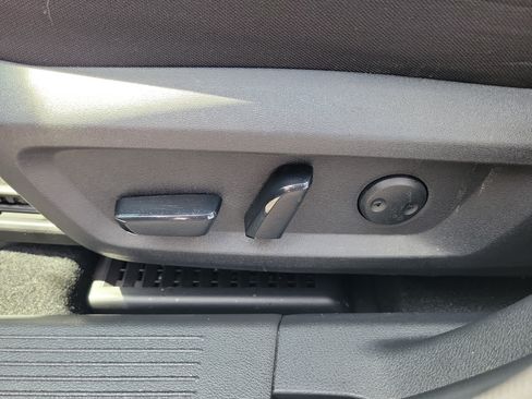 Certified 2023 Nissan Rogue SV FWD image 14