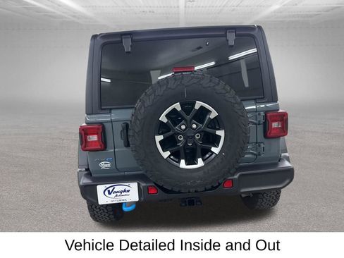 Used 2025 Jeep Wrangler Unlimited Rubicon 4xe w/ Convenience Group AWD/4WD image 11