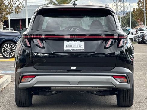 Used 2025 Hyundai Tucson Limited image 5