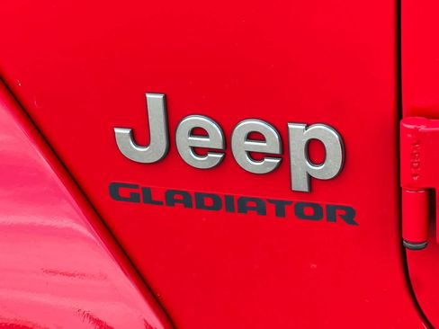 Used 2020 Jeep Gladiator Overland AWD/4WD image 32
