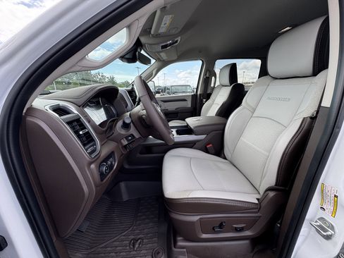 Used 2025 RAM 2500 Laramie image 12