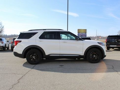 Used 2025 Ford Explorer Active image 6