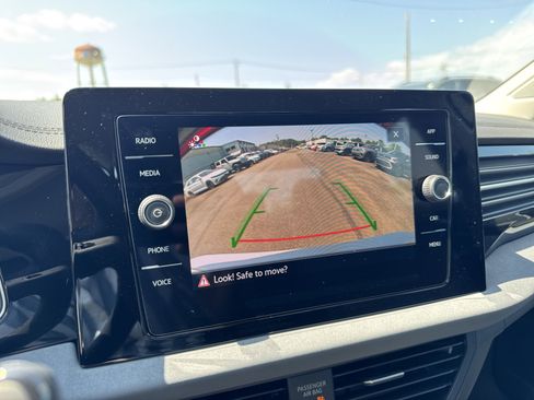 New 2025 Volkswagen Jetta SE image 20