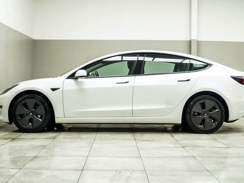Used 2023 Tesla Model 3 Standard Range image 8