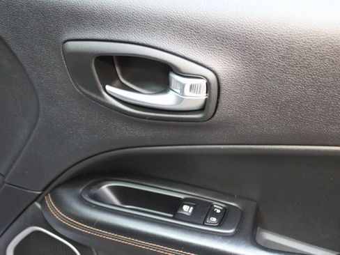 Used 2020 Jeep Compass Limited w/ Luxury Seat Group image 9