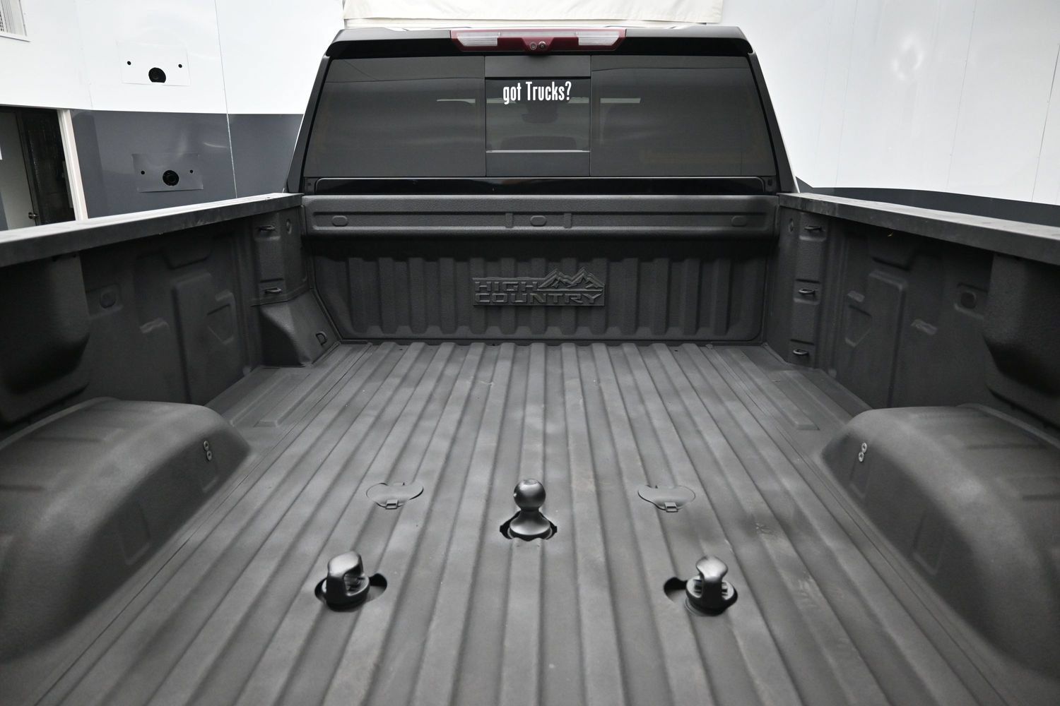 Used 2024 Chevrolet Silverado 3500 High Country w/ High Country Premium Package AWD/4WD image 7