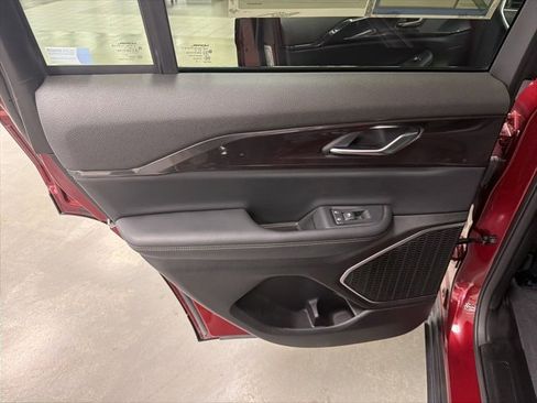 Used 2022 Jeep Grand Cherokee Altitude image 17