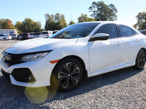 Used 2017 Honda Civic EX image 3