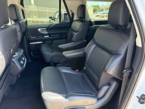 Used 2025 Ford Expedition Max Platinum AWD/4WD image 11