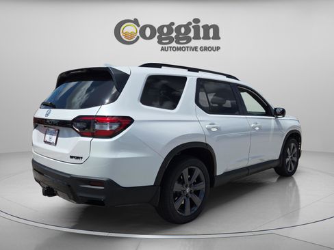 New 2026 Honda Pilot Sport image 5