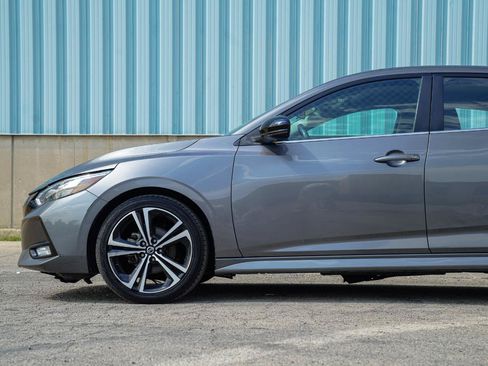 Used 2021 Nissan Sentra SR FWD image 11