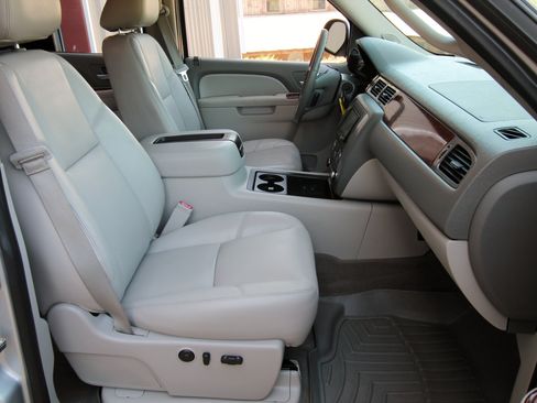 Used 2014 GMC Sierra 2500 SLT w/ SLT Convenience Package AWD/4WD image 37