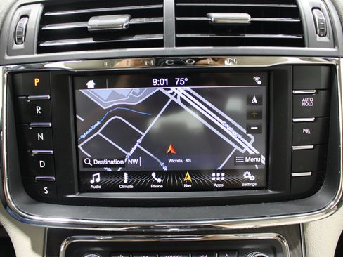 Used 2017 Lincoln Continental Select FWD image 18