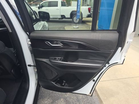 Used 2023 Jeep Grand Cherokee Laredo w/ Luxury Tech Group I RWD image 44