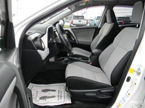 Used 2016 Toyota RAV4 XLE w/ Convenience Package AWD/4WD image 18