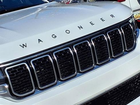 Certified 2024 Jeep Wagoneer L Series III w/ Flexible Seating Group AWD/4WD image 30