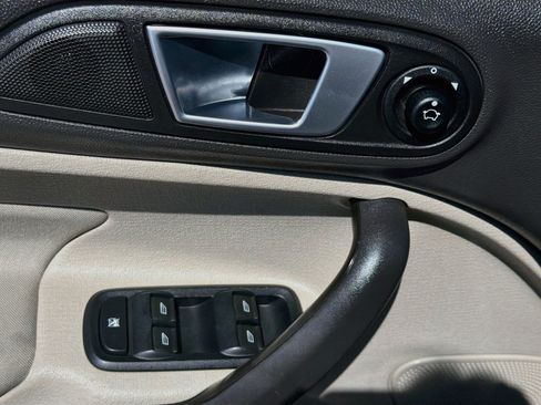 Used 2016 Ford Fiesta SE FWD image 15