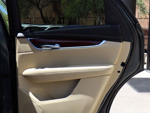 Used 2019 Cadillac XT5 Luxury FWD image 27