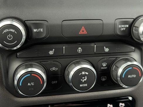 Used 2020 RAM 1500 Sport w/ Night Edition image 14